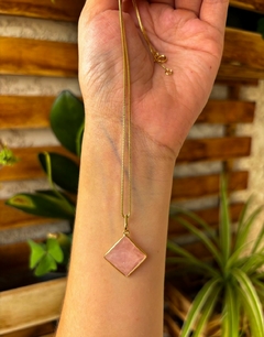 Colar Pirâmide Quartzo Rosa - Banho Ouro 18k