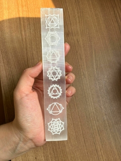 Bastão de Selenita – 7 Chakras - comprar online