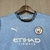 Kit infantil Manchester City Home 24/25 - Azul, perfeito para os pequenos torcedores Conjunto infantil do Manchester City, oficial e licenciado Camisa azul do Manchester City, com detalhes em branco e preto Shorts confortável e resistente, na cor azul Kit