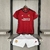 Kit infantil Manchester United Home, vermelho vibrante, uniforme de futebol, temporada 23/24, camiseta, calção, meião, tecido respirável, confortável, design moderno, escudo bordado, ídolos do futebol, time inglês, presente perfeito para crianças, paixão 