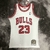 Jersey Chicago Bulls Retro 97/98 Mitchell & Ness Branca e Vermelha