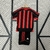 Kit Infantil AC Milan Home 06/07 Retrô, Vermelho e Preto, Uniforme Infantil do AC Milan, Camiseta Infantil do AC Milan, Kit de Futebol Infantil, Camisa de Futebol Infantil, Time de Futebol Infantil, Camiseta Retrô Infantil, Uniforme de Futebol Retrô, Kit 