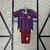 1. Kit Infantil Barcelona Home 05/06 Retrô, para os pequenos torcedores do time azul e grená. 2. O kit perfeito para os fãs mirins do Barcelona, na versão retrô. 3. Com o Kit Infantil Barcelona Home 05/06 Retrô, os pequenos vão se sentir parte do time. 4.