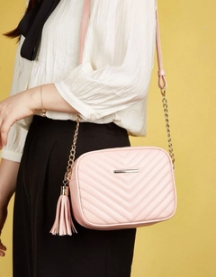 BOLSA CROSSBODY CHEVRON ROSA CHICLETE - comprar online