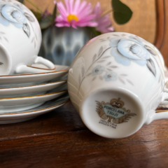 SET DE 4 POCILLOS DE CAFÉ CON PLATO DE PORCELANA TSUJI - María Historieta