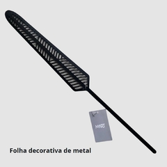 ESCULTURA FOLHA EM METAL MART