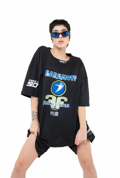 REMERA OVERSIZE SAKAMOTO