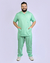 Imagem do pijama cirúrgico para médicos veterinários em tecido Gabardine Premium, na cor verde água, composto por blusa e calça. Ideal para profissionais que buscam conforto e durabilidade em sua rotina de trabalho.