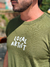 Camiseta Local Artist Verde Militar