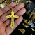 PINGENTE CRUCIFIXO VITORIANO TRABALHADO COM JESUS (G) 5,4X3,4CM BANHADO A OURO 18K - comprar online