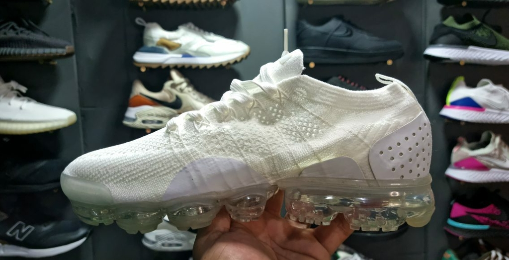 Nike vapormax triple white hot sale mens