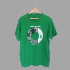 T-Shirt Regular Verde Bandeira - Praia - comprar online