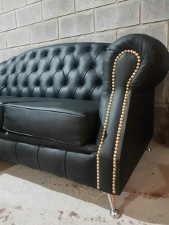 Sillón Chesterfield Talampaya simil cuero en internet