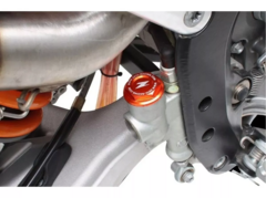 TAPA DEPOSITO TRAS LIQ FRENO ZETA BREMBO/KTM 125-530 2004 WS en internet