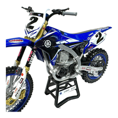 Moto a Escala YZF 450 - Modelo del Corredor Cooper Webb 1:12 de Colección - New Ray Toys - comprar online