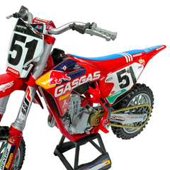 Moto a Escala GasGas MC450F - Modelo del Corredor Justin Barcia 1:12 de Colección - New Ray Toys - comprar online