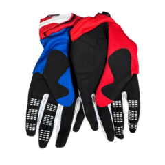 Guantes de motocross para niños en colores rojo y azul, con detalles en negro y diseño ergonómico.