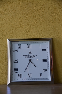 RELOJ DE PARED CUADRADO - comprar online