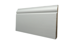 Zócalo moldurado N.131 (8x67 mm) base blanca