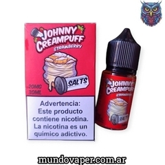 Botella de sales de nicotina JOHNNY Creampuff Strawberry junto a su caja, con advertencia sobre contenido de nicotina.