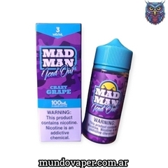 Botella de líquido para vapear MAD MAN Crazy Grape de 100ml, con caja de presentación en tonos morados y azules.