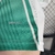 Detalhe da Camisa de Futebol Sociedade Esportiva Palmeiras II 2 Temporada 23/24 2023 2024 Masculino Masculina Branco e Verde Puma do Verdão Porco Versão Modelo Torcedor de Time com Bordado ou Silk Detalhe de Faixa Verde Novo Manto do Ano Nova Academia