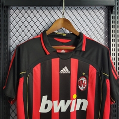 Uniforme Milan Retrô 2007 na internet