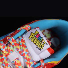 Nike SB Dunk Low x Lebron James Fruity Pebbles na internet