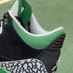 Nike Air Jordan 3 OG Cement Pine Green na internet