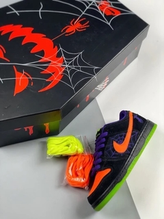 Nike SB Dunk Low Night of Mischief Halloween na internet