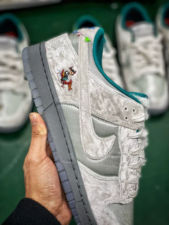 Nike SB Dunk Low Ice na internet