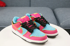 Nike SB Dunk Low Sra. Pacman (2022) - loja online