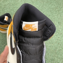 Nike Air Jordan 1 High OG Yellow Toe na internet