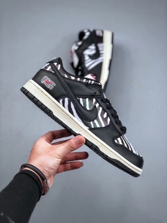 Nike SB Dunk low Quartersnacks Zebra na internet