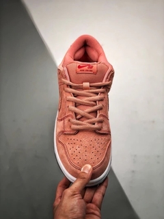 Imagem do Nike SB Dunk Low Pink Pig