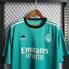 Uniforme Real Madrid Third na internet