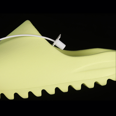 Adidas Yeezy Slide 2022 Green Glow na internet