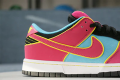 Nike SB Dunk Low Sra. Pacman (2022) na internet