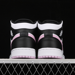 Nike Air Jordan 1 Mid Arctic na internet