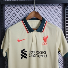 Uniforme Liverpool Reserva 2021-2022 na internet