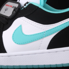 Nike Air Jordan 1 Low SE Island Green 2022 na internet