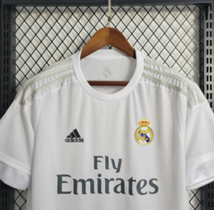 Uniforme Real Madrid Retro Titular 2016 na internet