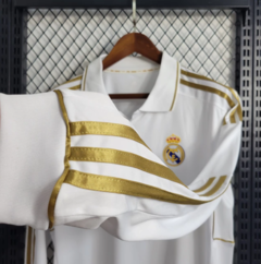 Uniforme Long Sleeve Retro Real Madrid Gold 2011 na internet