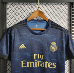 Uniforme Real Madrid Retro Reserva 2019 na internet