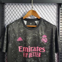 Uniforme Real Madrid Reserva 2021 na internet