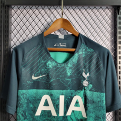 Uniforme Tottenham Hotspur Retro 2018 na internet