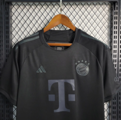 Uniforme Bayern München Reserva 23-24 na internet