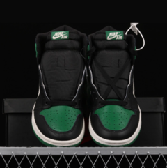 Nike Air Jordan 1 Retro High OG Pine Green na internet