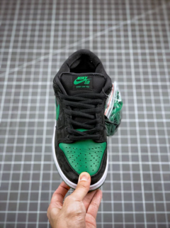 Nike SB Dunk Low OG Black Pine Green 2020 na internet