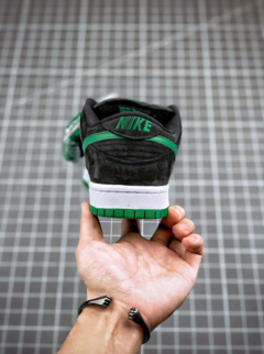 Nike SB Dunk Low OG Black Pine Green 2020